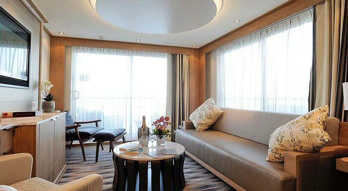 Viking Longship Explorer Suite 2.jpg